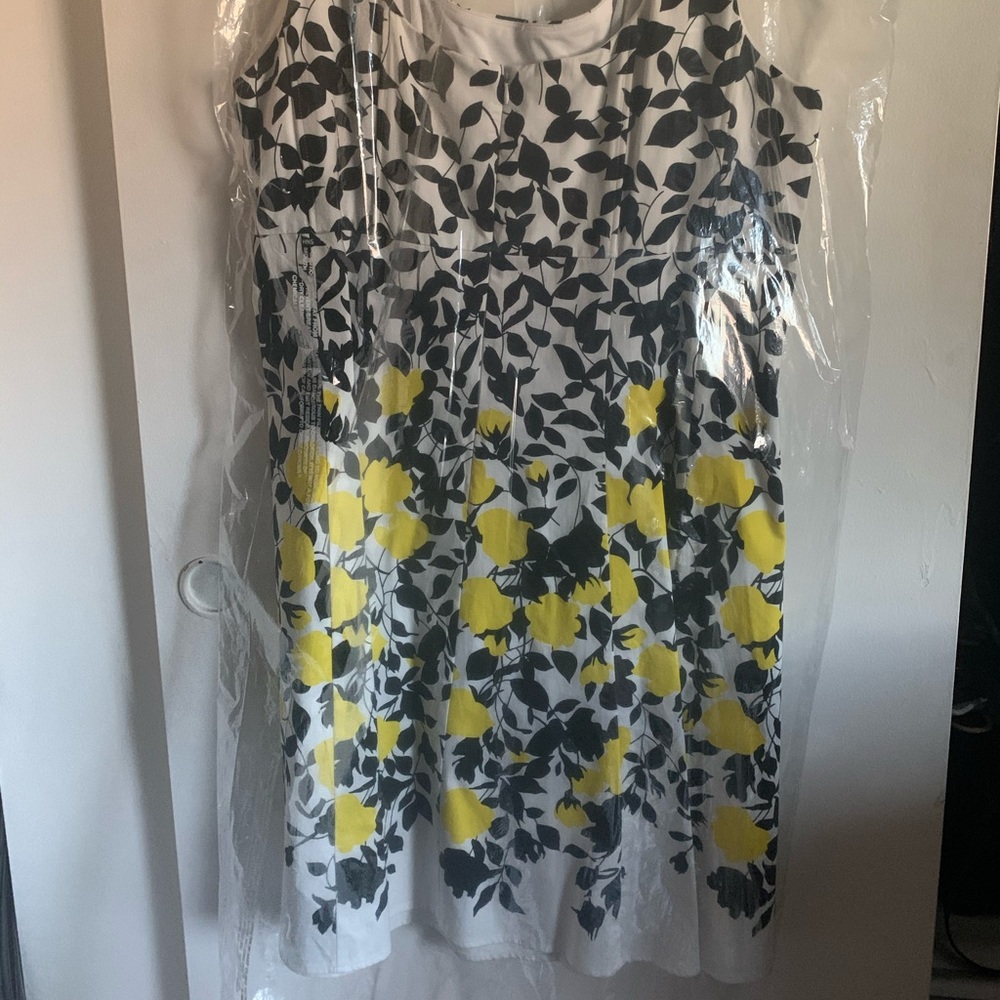 Nine West floral dress w/ yellow flowers size 20w
